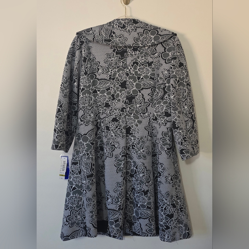 Peter Nygard Black and White Floral Long Jacket - Picture 2 of 13